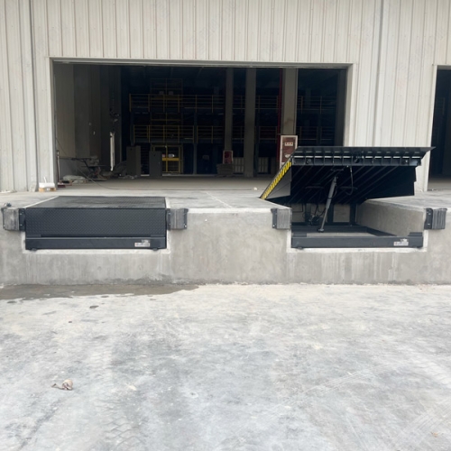 码头出货口卸货平台：平滑过渡，无缝对接，高效搬运