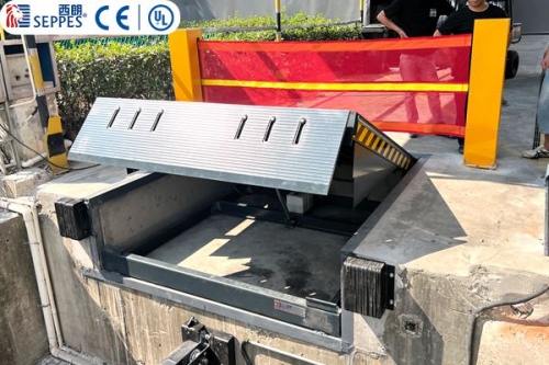 镂空唇板式卸货平台：延伸挡板，防坠安全