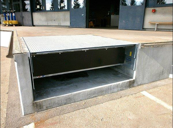 伸缩式装卸货平台 伸缩式装卸货平台