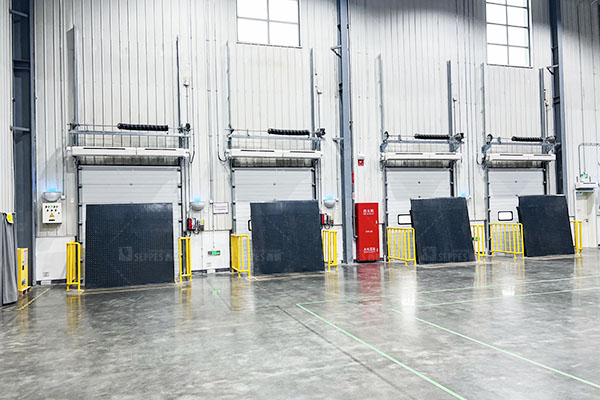 伸缩式装卸货平台 伸缩式装卸货平台