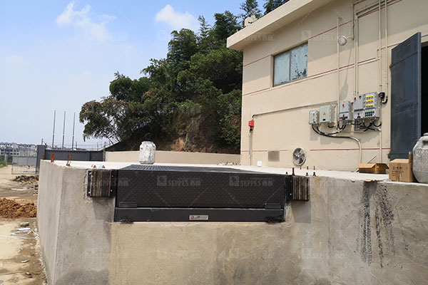 装卸货平台 装卸货平台