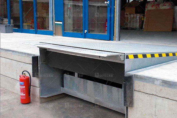 装卸货平台 装卸货平台