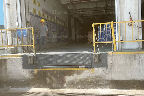 装卸货平台 装卸货平台