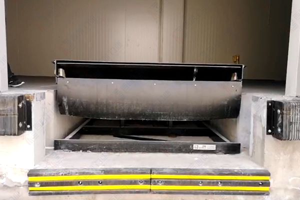 伸缩式装卸货平台 伸缩式装卸货平台