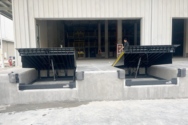 叉车无缝对接:装卸货平台的物流利器 叉车无缝对接:装卸货平台的物流利器