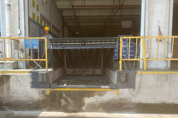 出货口升级新款装卸货平台 出货口升级新款装卸货平台