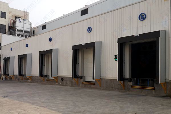 内月台伸缩结构渡板式装卸货平台 内月台伸缩结构渡板式装卸货平台