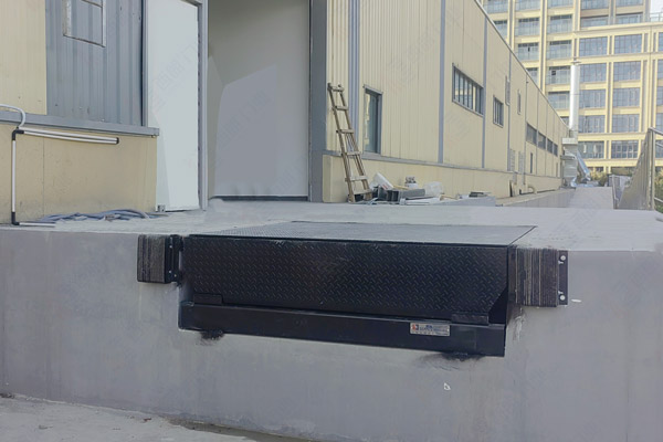 电动装卸货平台 电动装卸货平台