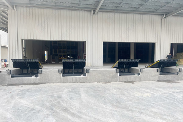 液压装卸货平台 液压装卸货平台