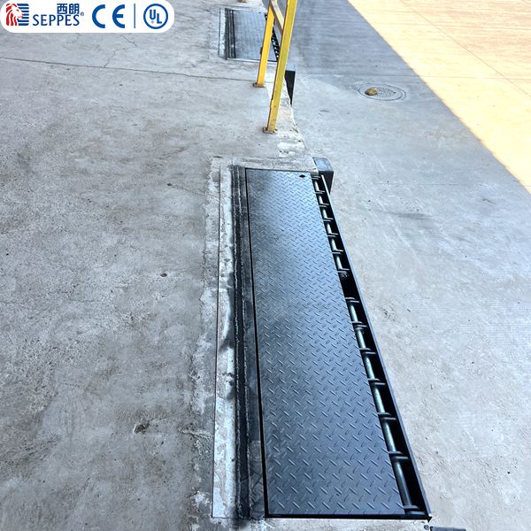 手动沿边式卸货平台 手动沿边式卸货平台